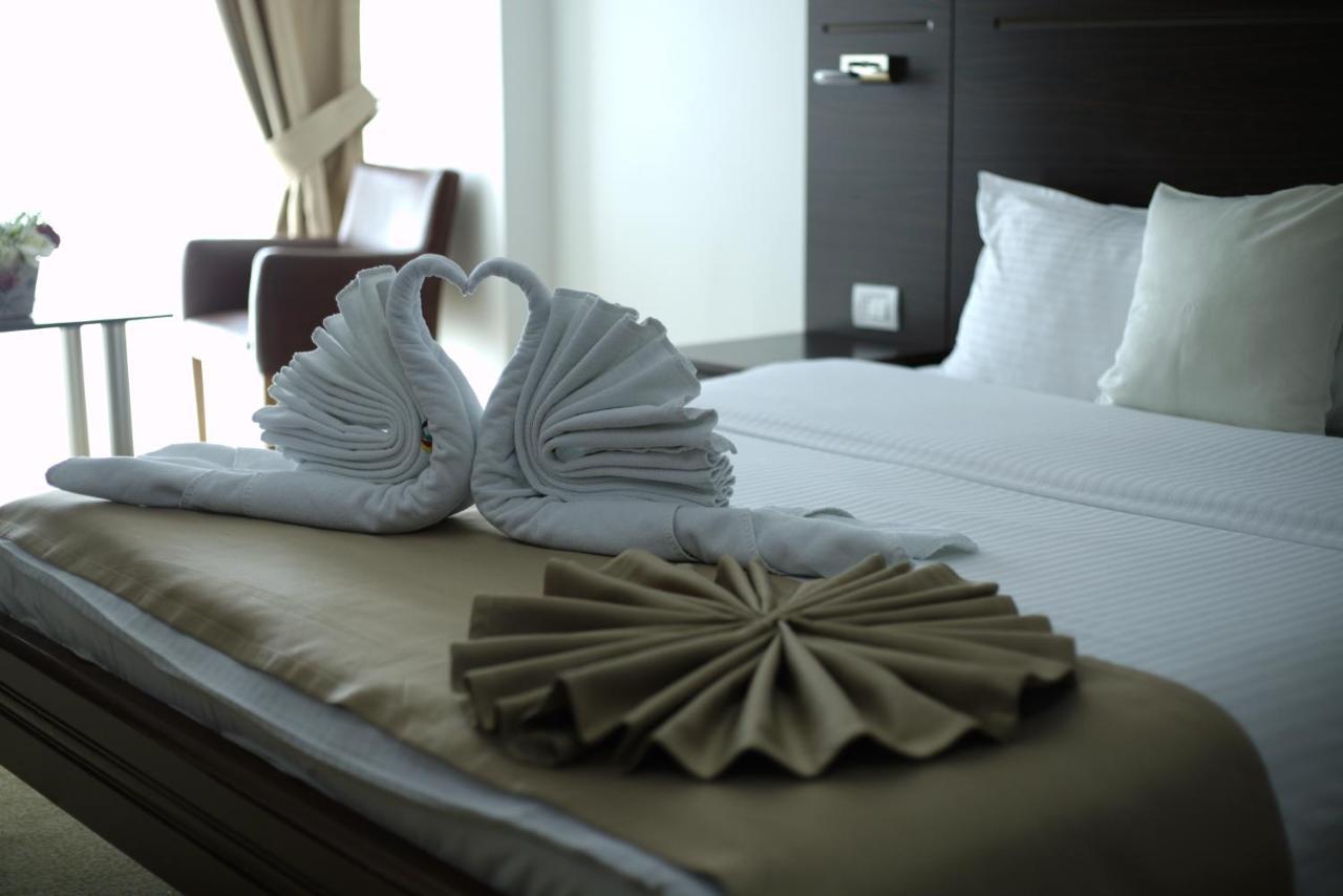 Arabella Hotel Kičevo Exteriör bild