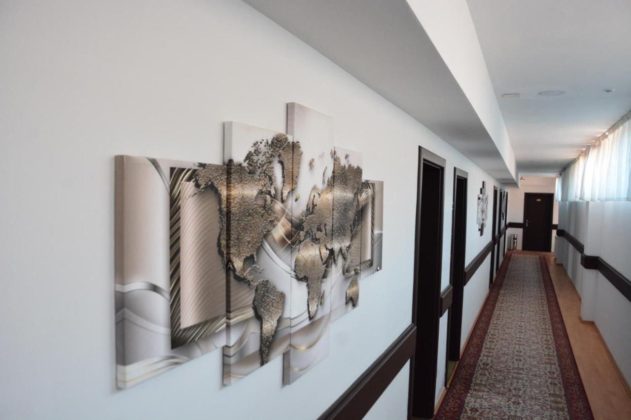 Arabella Hotel Kičevo Exteriör bild