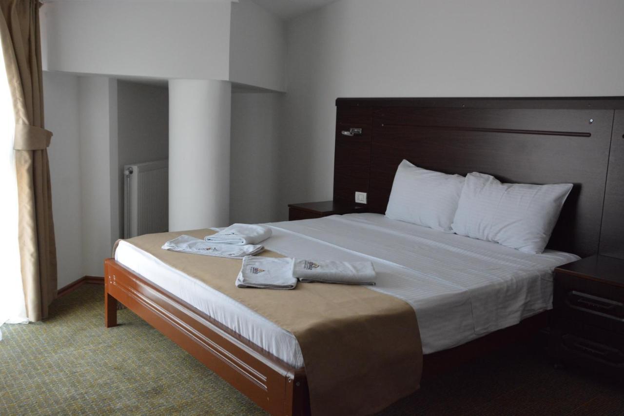 Arabella Hotel Kičevo Exteriör bild