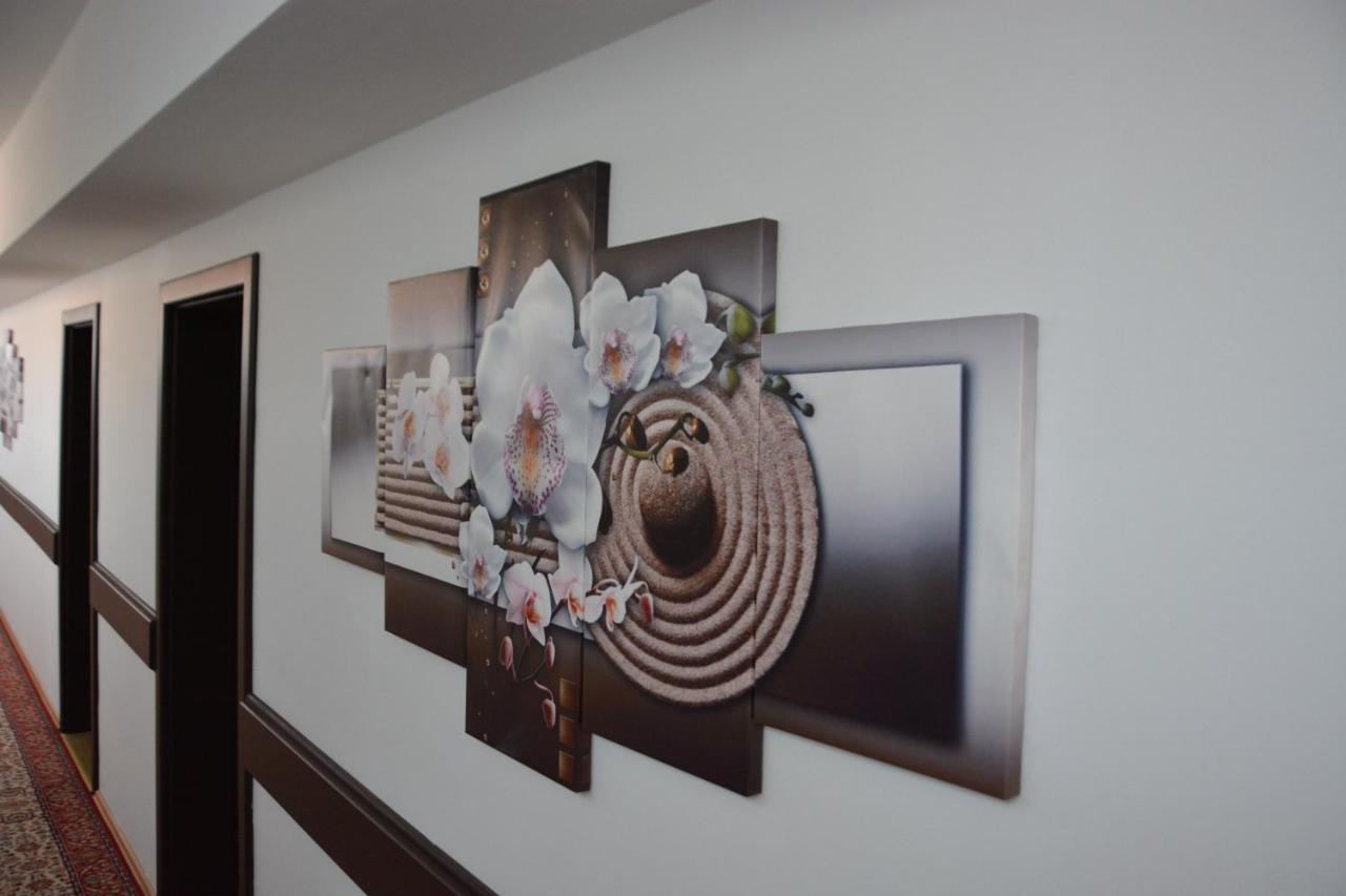 Arabella Hotel Kičevo Exteriör bild