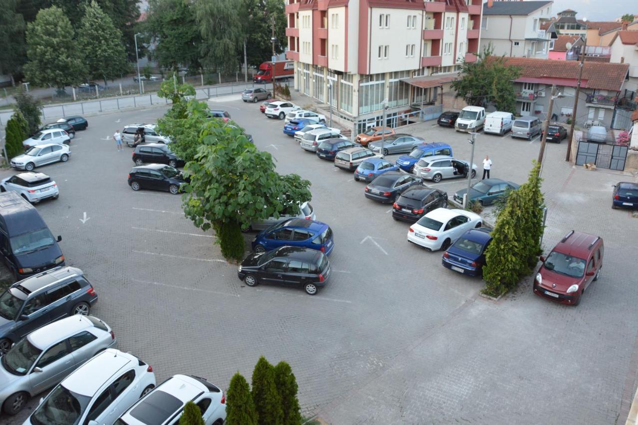 Arabella Hotel Kičevo Exteriör bild