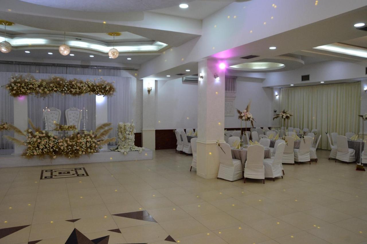 Arabella Hotel Kičevo Exteriör bild