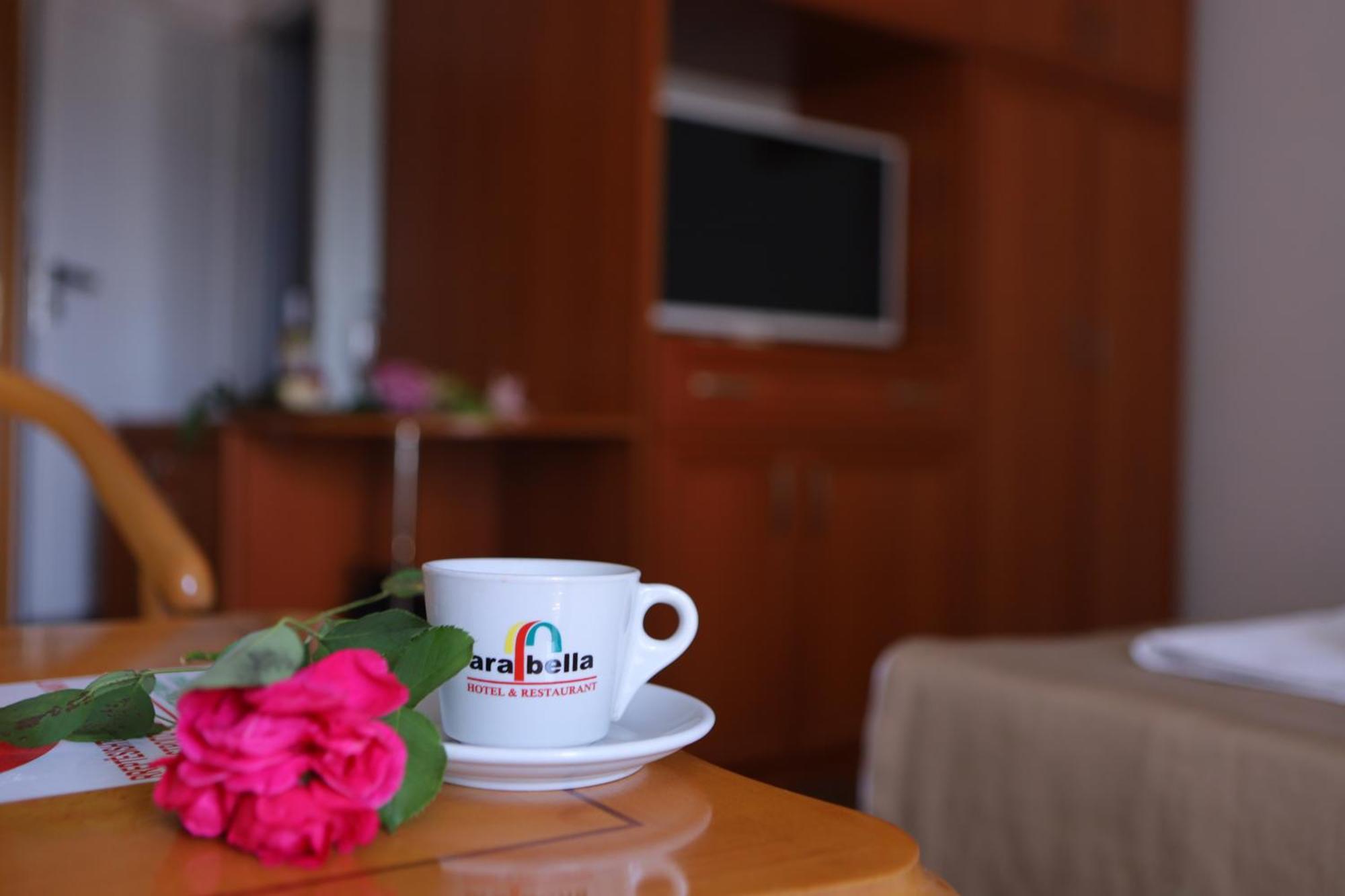 Arabella Hotel Kičevo Exteriör bild