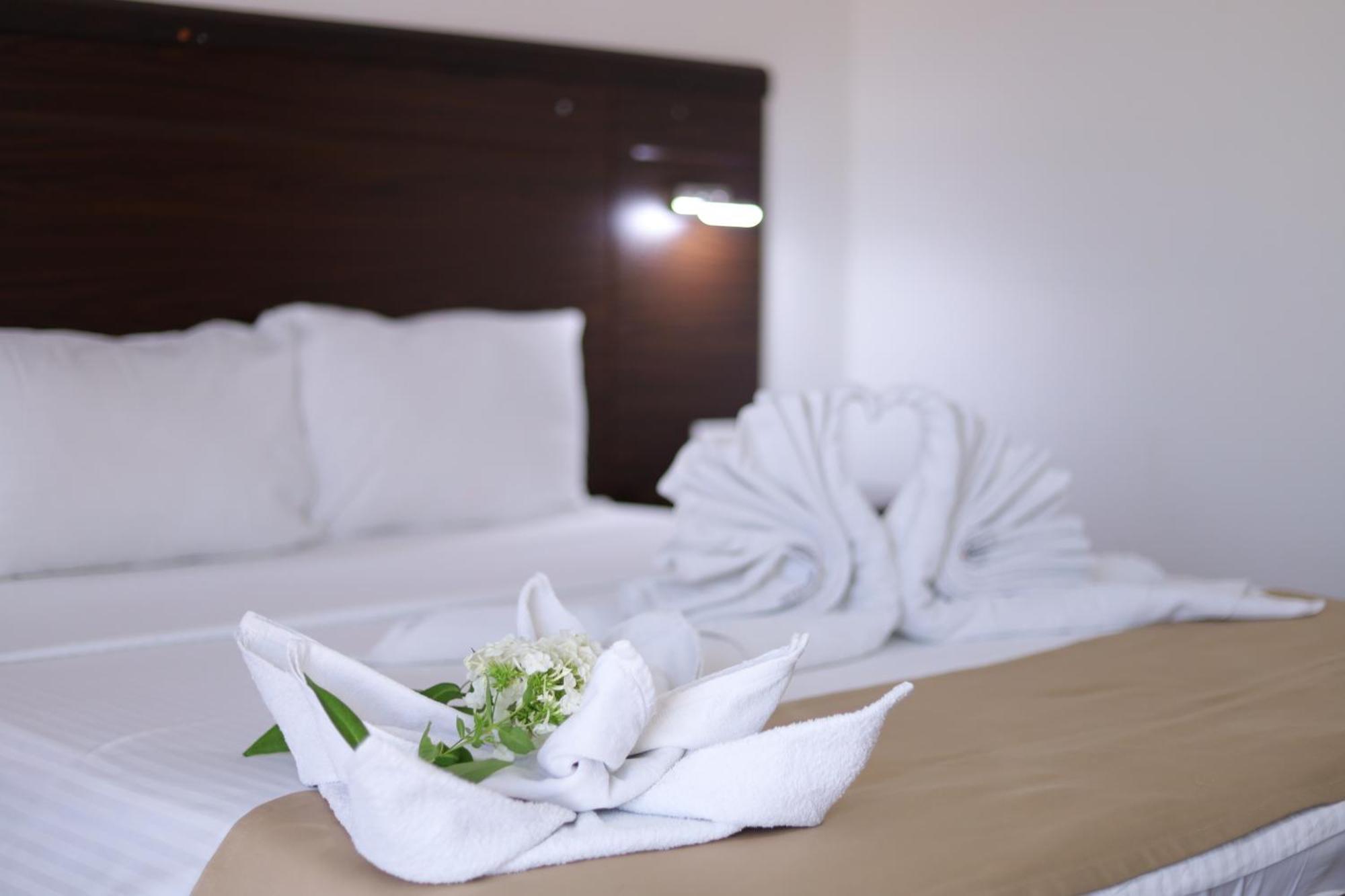 Arabella Hotel Kičevo Exteriör bild